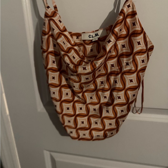 Geometric Patterned Crop Top - Picture 3 of 3